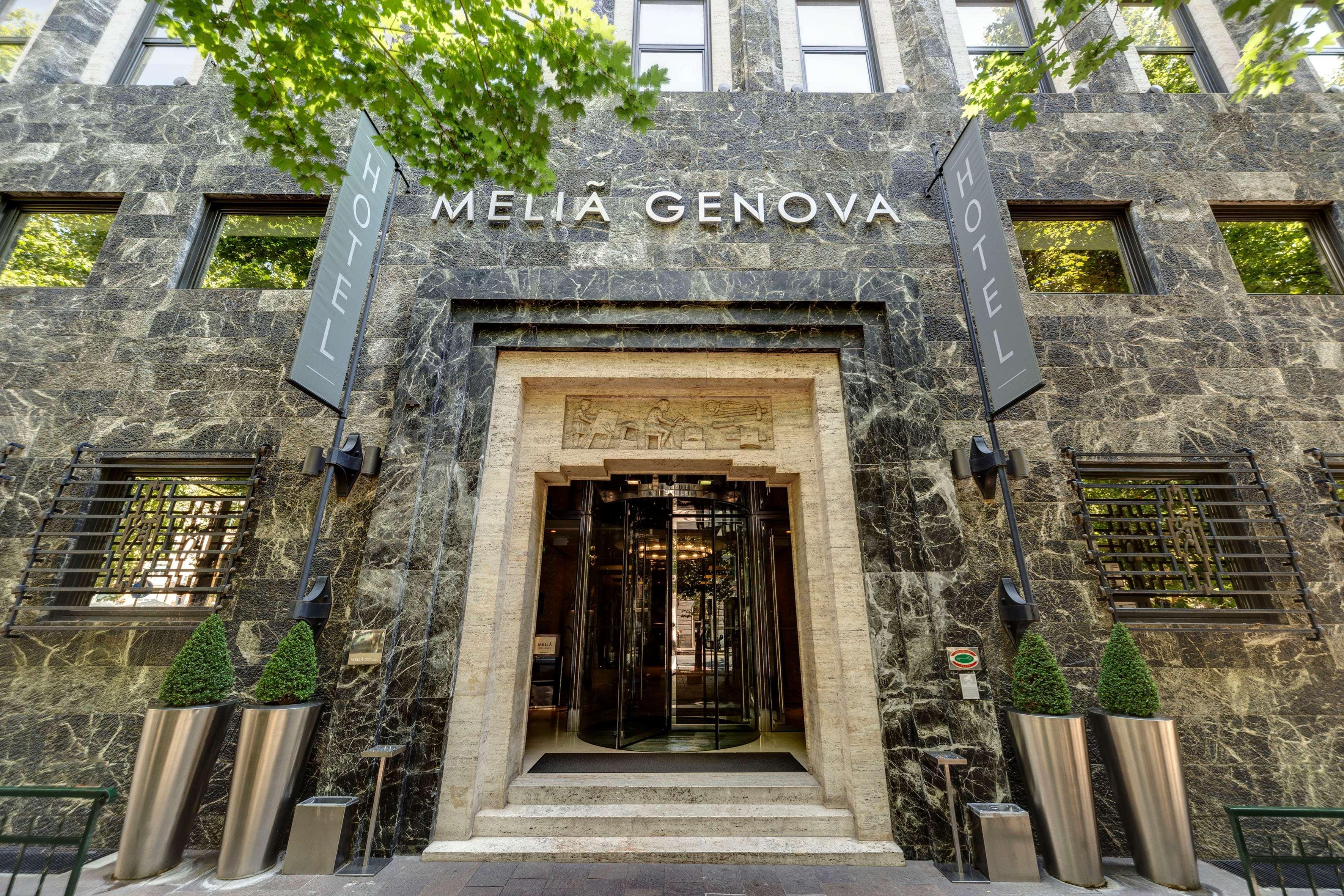 멜리야 제노바 호텔 외부 사진 The hotel's entrance